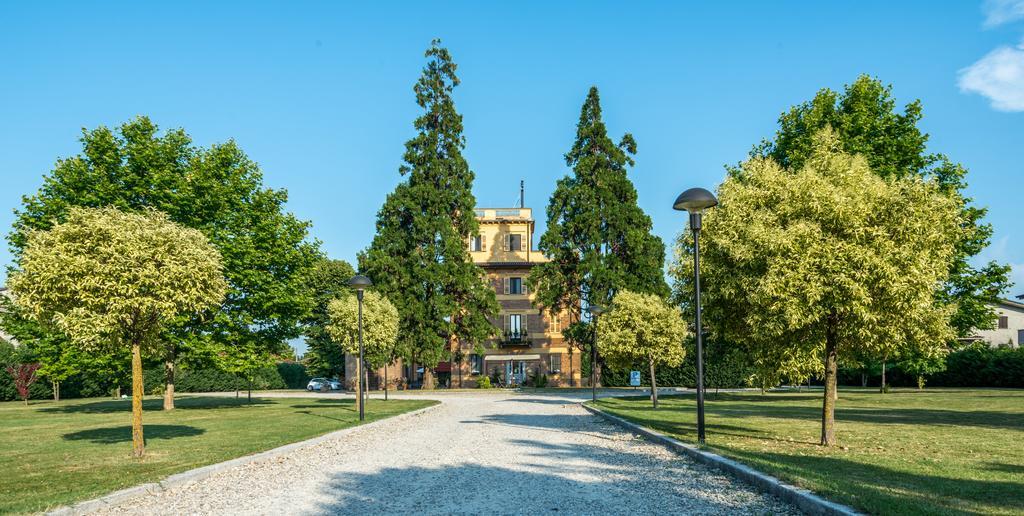 Hotel Villa Liberty Pontecurone Екстериор снимка