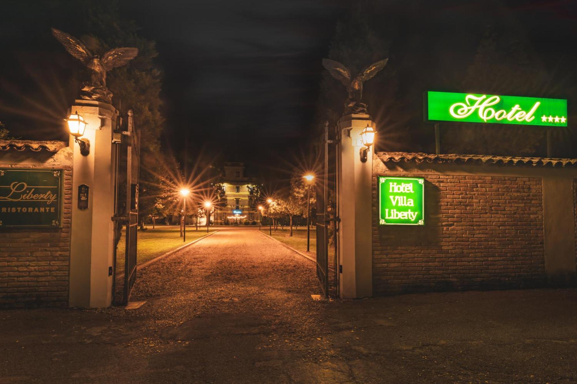 Hotel Villa Liberty Pontecurone Екстериор снимка