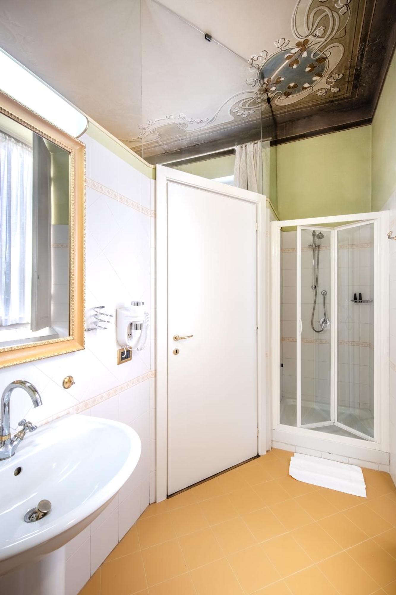 Hotel Villa Liberty Pontecurone Екстериор снимка