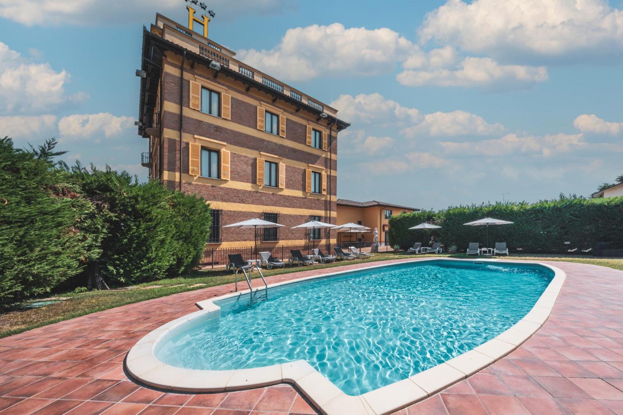 Hotel Villa Liberty Pontecurone Екстериор снимка